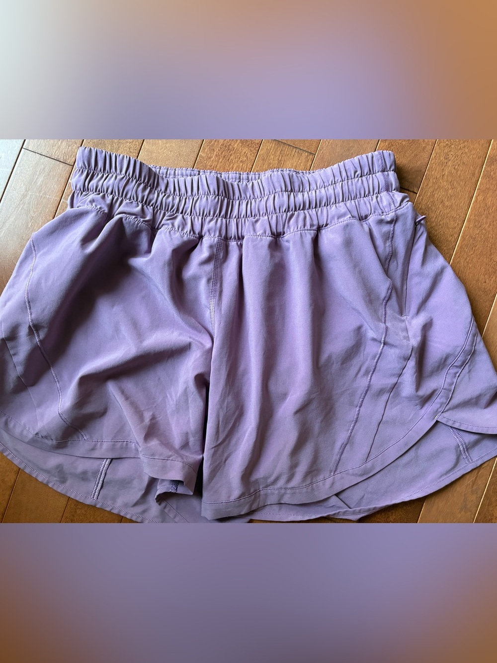 Lululemon Hotty Hot low rise shorts lined 4 in
